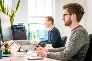 Lunettes anti-lumière bleue au travail